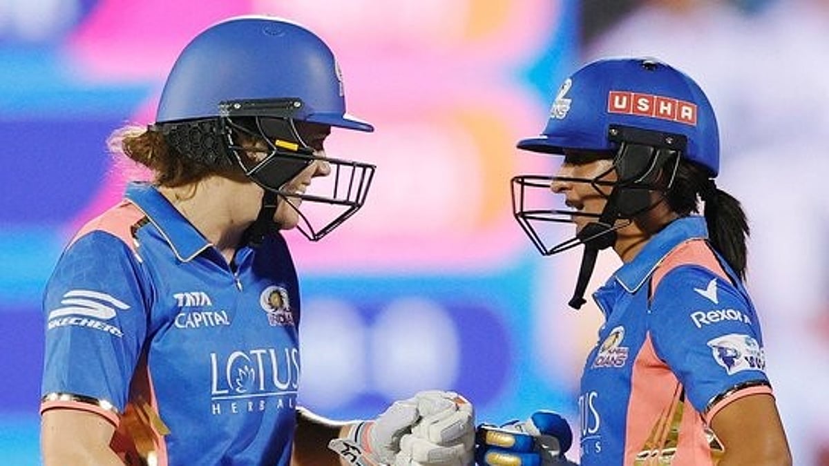 Harmanpreet Kaur with Nat Sciver-Brunt