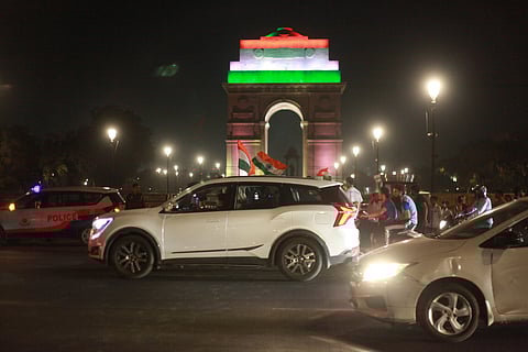 Cricket lovers celebrate Indian team's win in Delhi