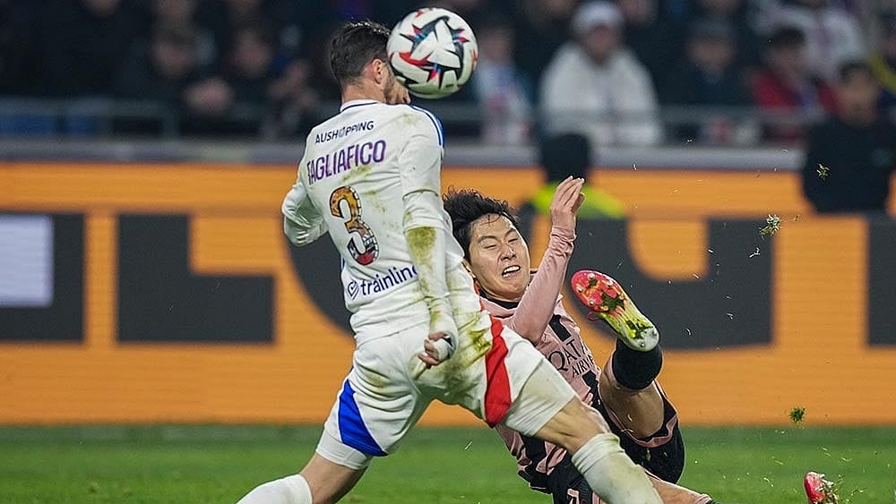 | Photo: AP/Laurent Cipriani : France Soccer League One