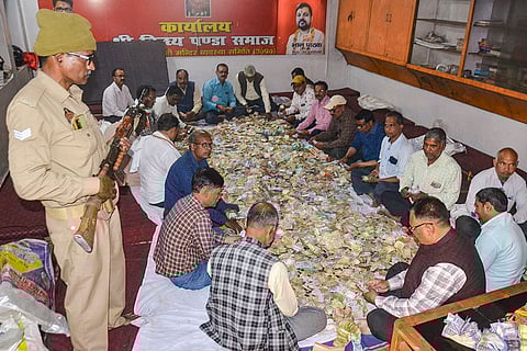 Donation money counting at Vindhyavasini temple