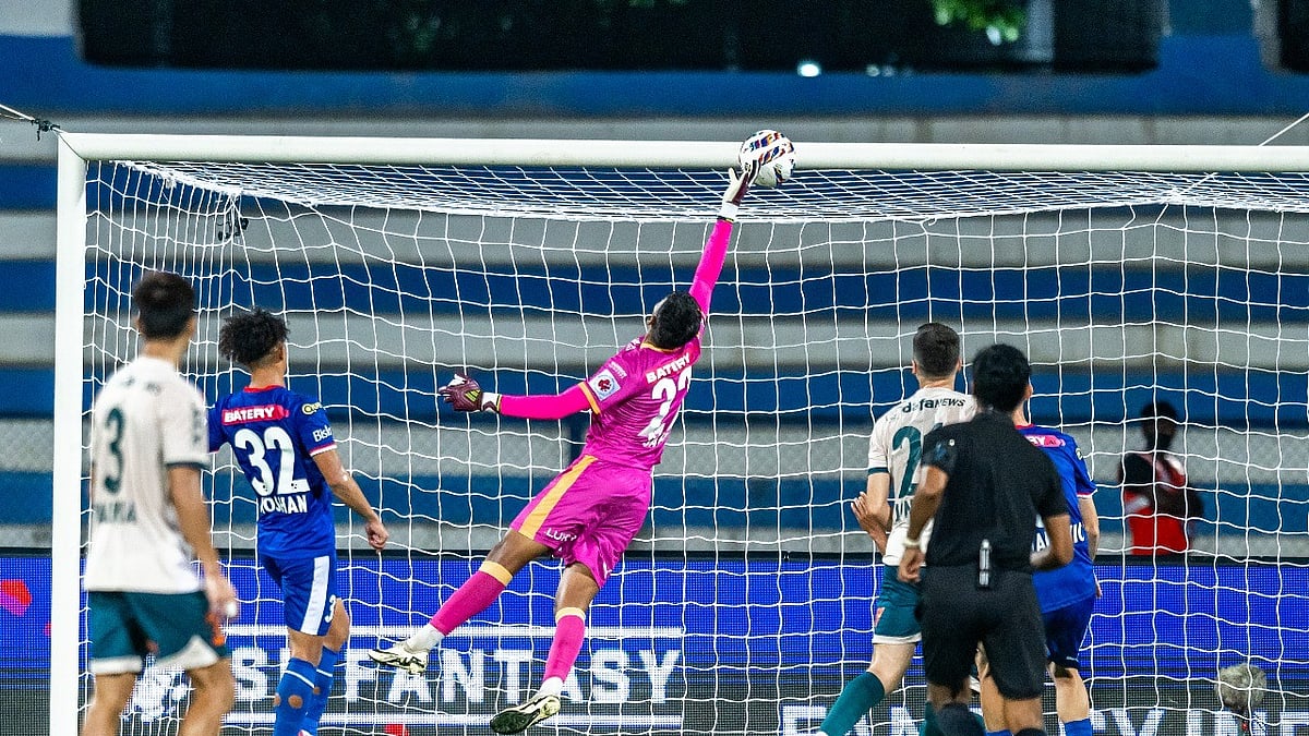 Photo: ISL : Bengaluru FC Vs Mumbai City FC match in the ISL 2024-25 at Sree Kanteerava Stadium in Bengaluru on Tuesday, 11 March 2025.