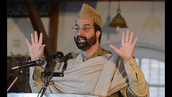 Centre Bans Mirwaiz's Awami Action Committee, J&K Ittihadul Muslimeen for 5 Years 