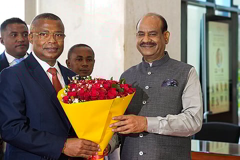 Om Birla, Justin Tokely meet