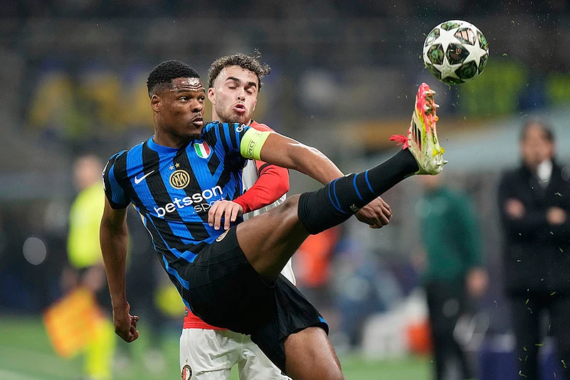 Inter Milan Vs Feyenoord UEFA Champions League 2024-25 Round Of 16 photos: Denzel Dumfries