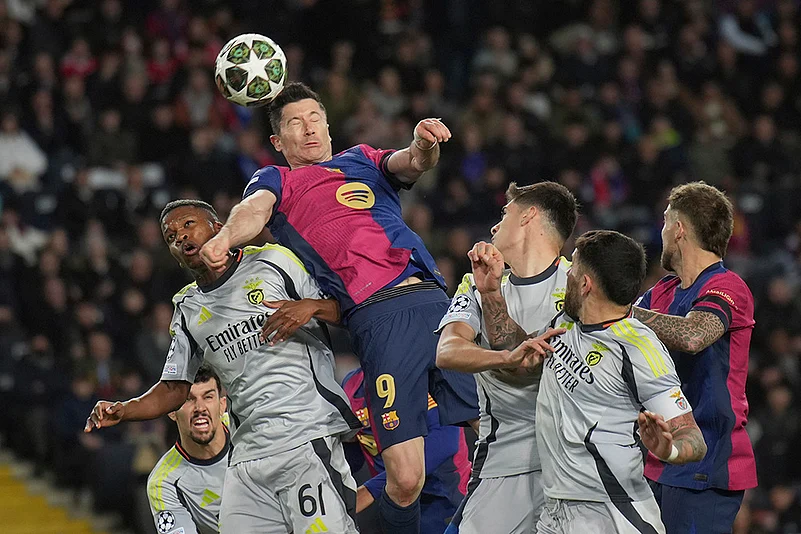 FC Barcelona Vs Benfica UEFA Champions League 2024-25 Round Of 16 photos: Robert Lewandowski