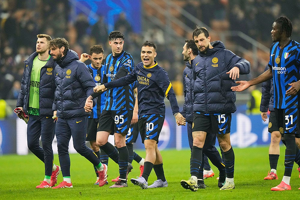 | Photo: AP/Luca Bruno : UCL 2024-25, Inter Milan Vs Feyenoord: Inter Milan players celebrate their victory