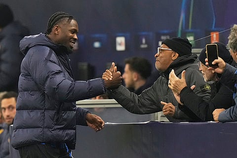 UCL 2024-25, Inter Milan Vs Feyenoord: Inter Milan's Marcus Thuram, left, shakes hands with Spike Lee