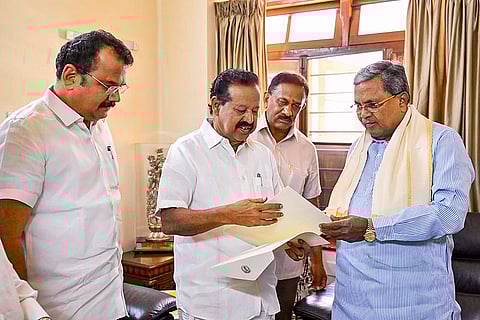 DMK leaders met Siddaramaiah