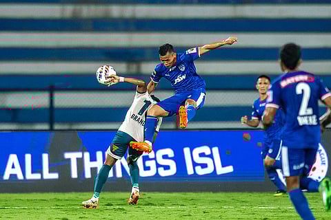 ISL 2024-25, BFC vs MCFC: Brandon Fernandes and Suresh Wangjam vie for a ball