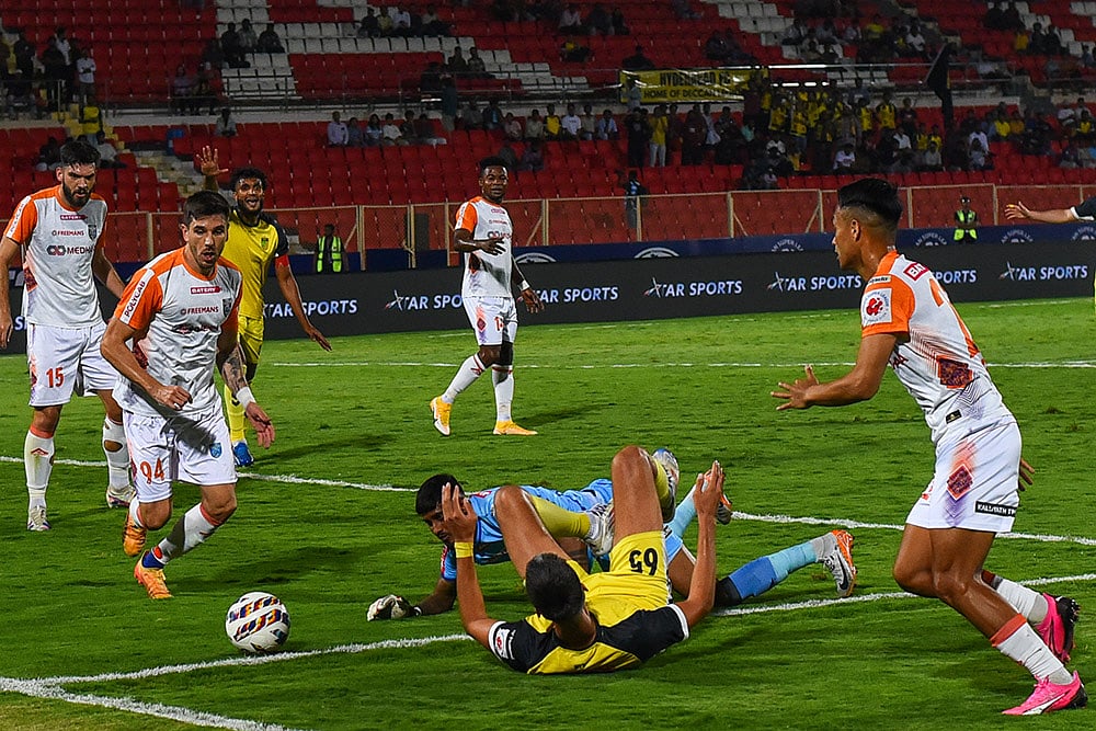 Indian Super League 2024-25 Hyderabad FC vs Kerala Blasters: Nora Fernandes