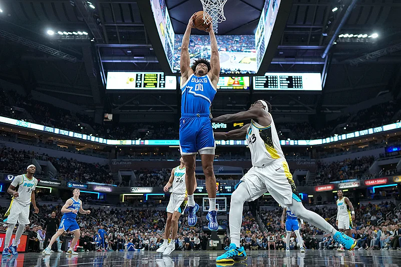 NBA Basketball game Milwaukee Bucks vs Indiana Pacers: AJ Green