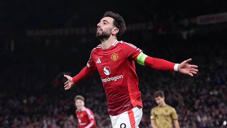 Bruno Fernandes' hat-trick powered Manchester United into the last eight of the Europa League on Thursday - null