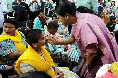 Delhi CM celebrates Holi