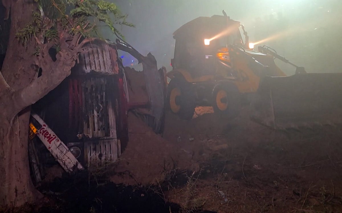 Truck accident (representative image) - PTI