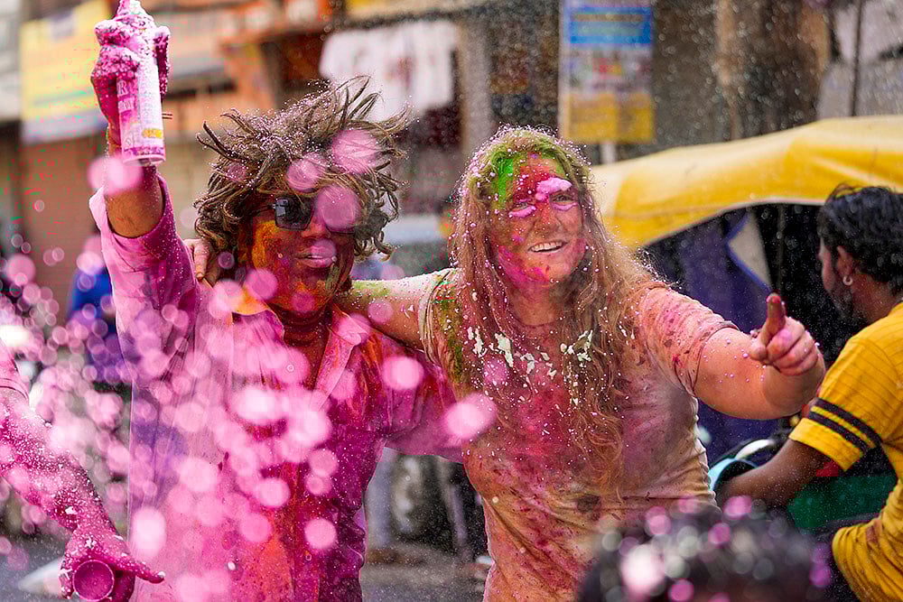 | Photo: PTI/Ravi Choudhary : Holi celebrations in Delhi