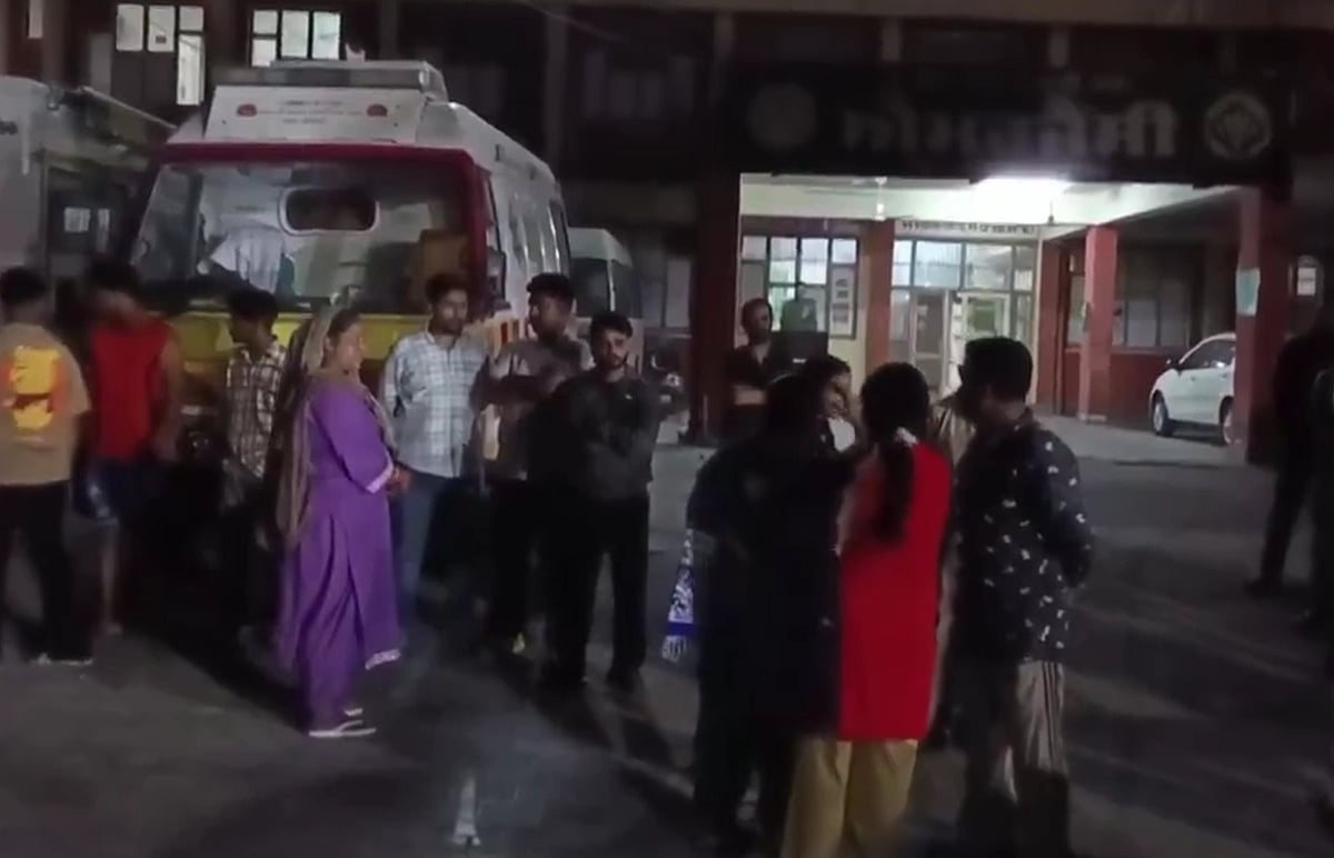 PTI : Shiv Sena leader Mangat Rai's relatives outside hospital after he shot dead in Punjab's Moga.