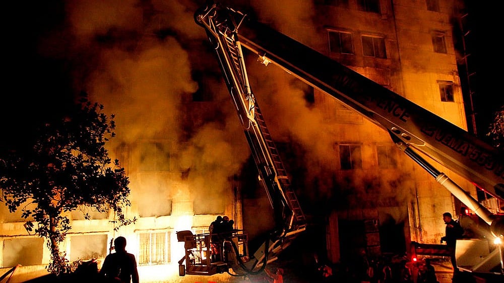 | File : US: 10 Taken To Hospital, Dozens Displaced After Explosion And Fire At Denver Assisted-Living Facility