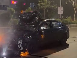 X/@sirajnoorani : car accident in Gujarat's Vadodara