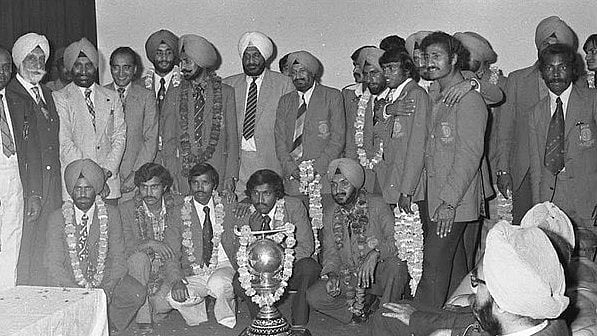 X/TheHockeyIndia : India's 1975 Hockey World Cup winning team.