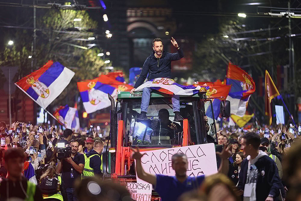| Photo: AP/Armin Durgut : Serbian Anti Government Protesters