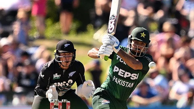 Khushdil Shah of Pakistan batting