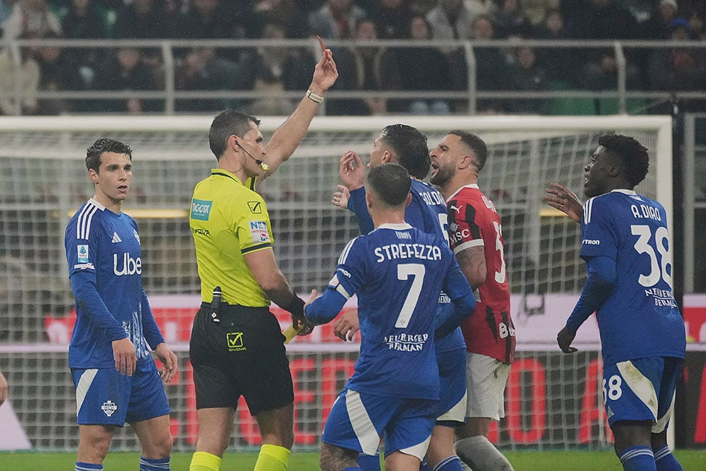 | Photo: AP/Antonio Calanni : Serie A 2024-25: AC Milan vs Como