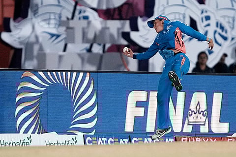 WPL Final 2025 MI vs DC: Mumbai Indians' Amelia Kerr leaps into the air to grab the ball