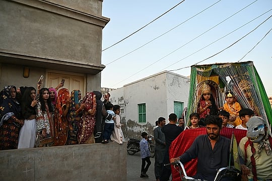 Celebrating Holi In Pakistan: Sindh's Tradition Of Religious Harmony