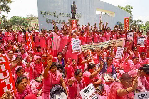 ASHA workers protest