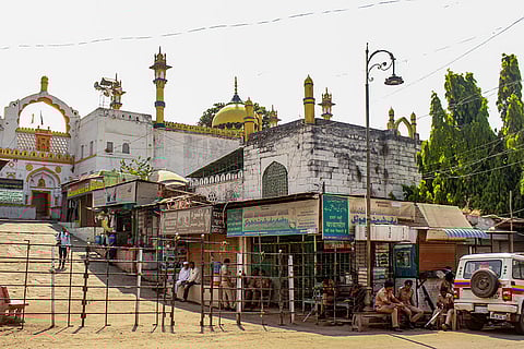 Police security at Aurangzeb's tomb