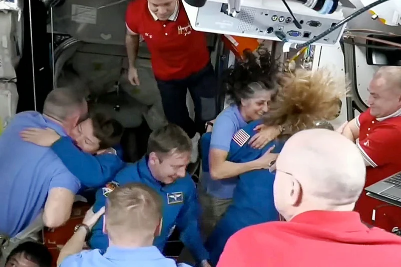 SpaceX Stuck Astronauts