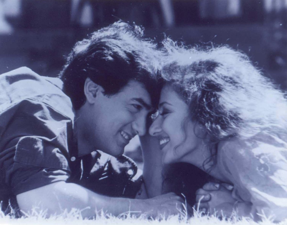 IMDB : Aamir Khan and Manisha Koirala in Akele Hum Akele Tum