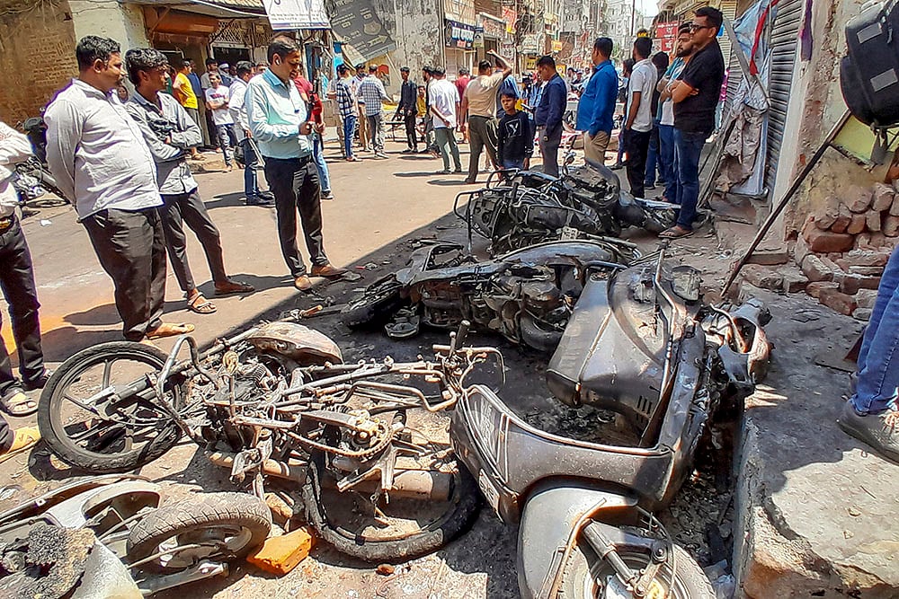 | Photo: PTI : Violence in Nagpur