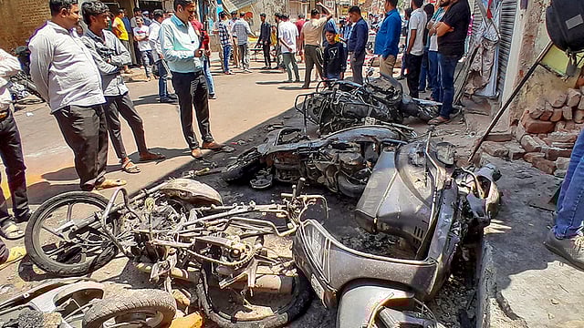 Nagpur Erupts In Clashes Over Aurangzeb's Tomb; Curfew Imposed