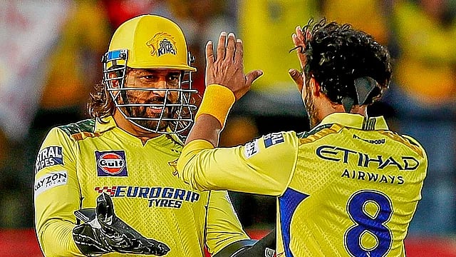 MS Dhoni with Chennai Super Kings teammate Ravindra Jadeja.