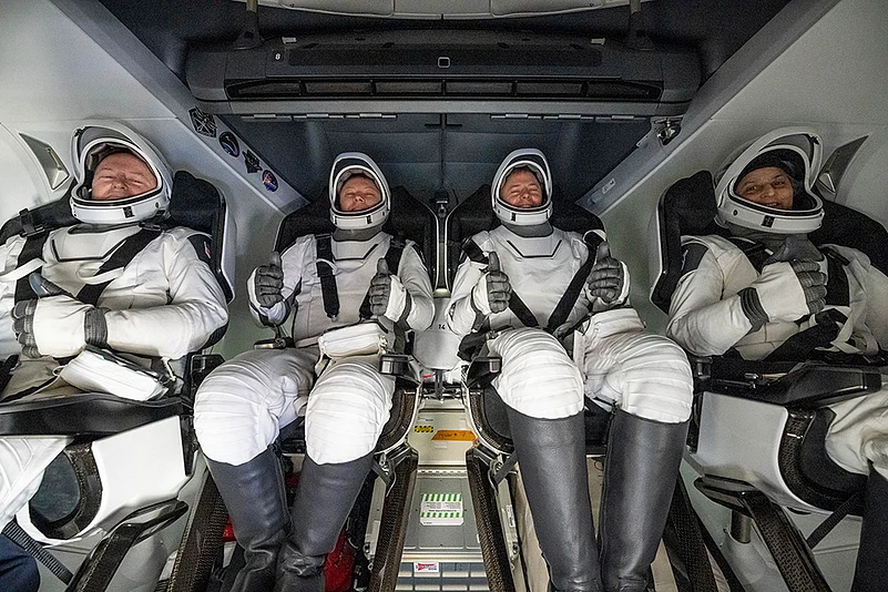 ISS Stuck astronauts return to earth on SpaceX capsule: 2