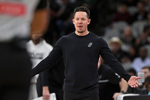 NBA 2024-25: New York Knicks vs San Antonio Spurs