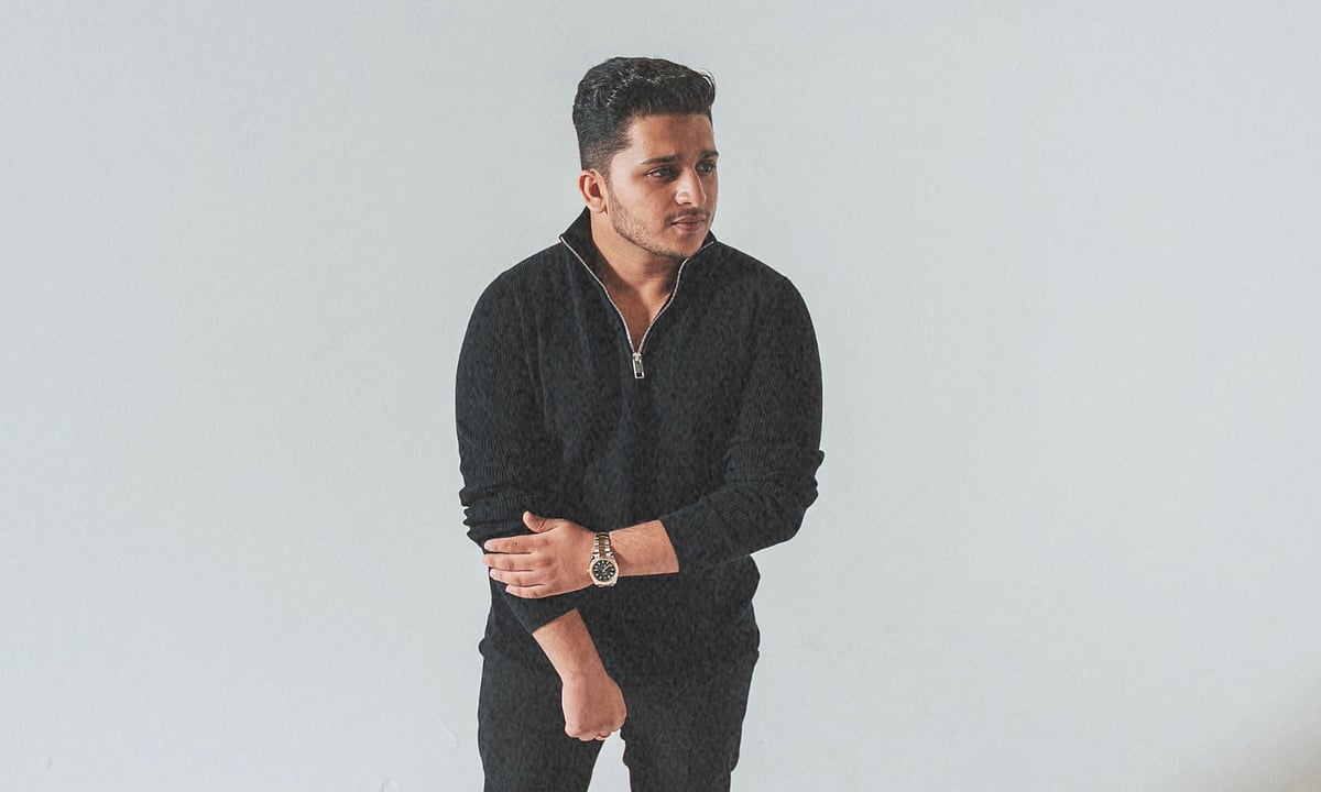 Russell Lang : Lakshay Jain