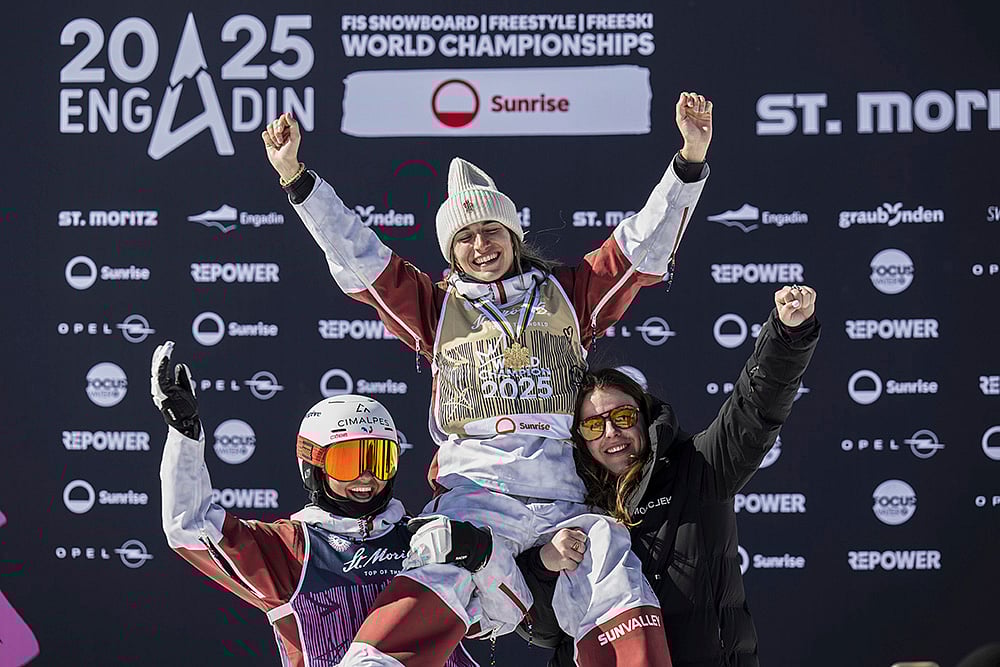 | Photo: Gian Ehrenzeller/Keystone via AP : Switzerland Freestyle Worlds: France's Perrine Laffont