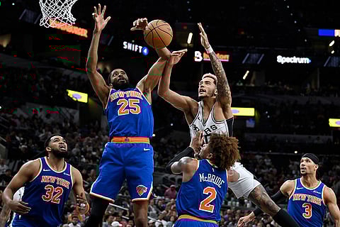 NBA 2024-25: New York Knicks vs San Antonio Spurs
