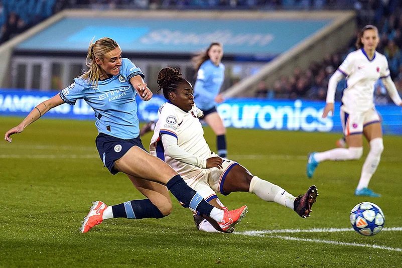 Womens Champions League UWCL Quarter-Finals 1st Leg Chelsea vs Manchester City: Jill Roord
