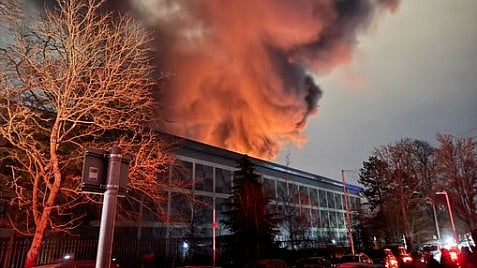Large flames and plumes of thick black smoke at UK's Heathrow Airport. - X/ @LondonFire