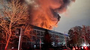 X/ @LondonFire : UK's Heathrow Airport to remain shut due to fire, MH govt exploiting Disha Salian, SSR case and more.