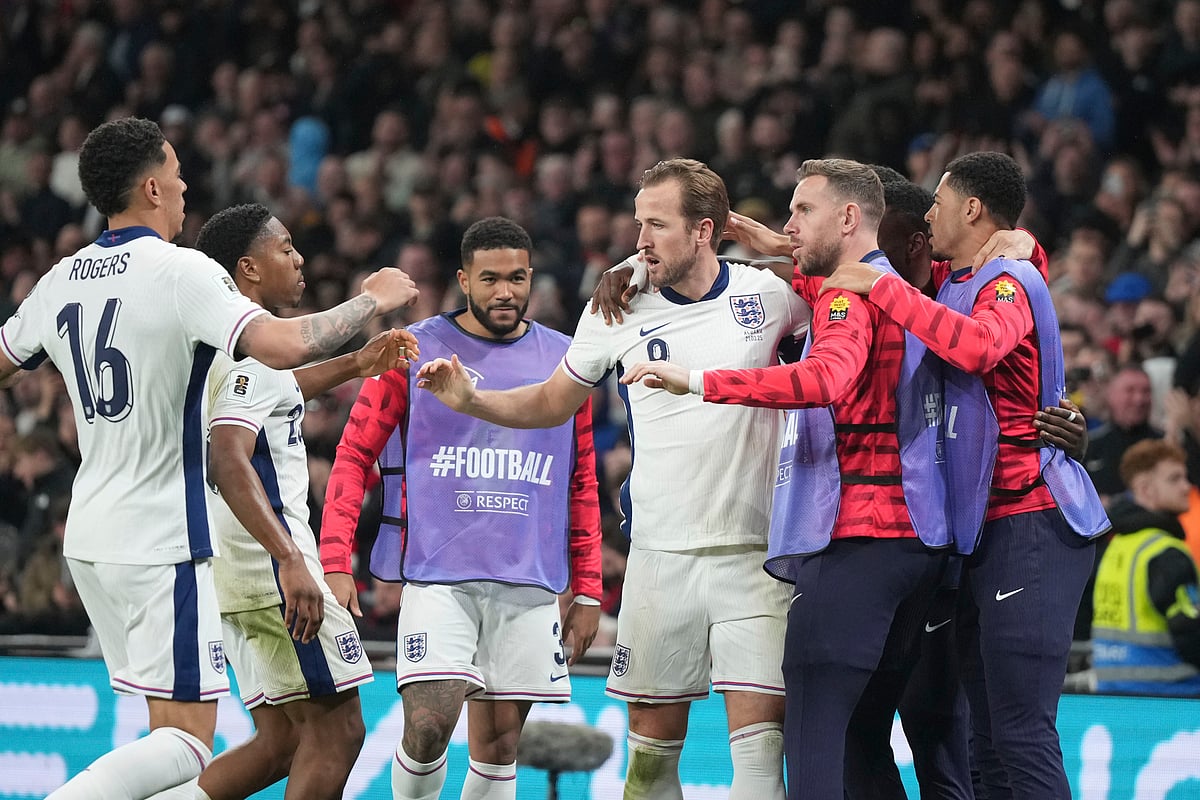 (AP Photo/Alastair Grant)
 : England's Harry Kane celebrates with his teammates after scoring his side's second goal during a World Cup qualifying soccer match between England and Albania at Wembley stadium in London, Friday, March 21, 2025. 

