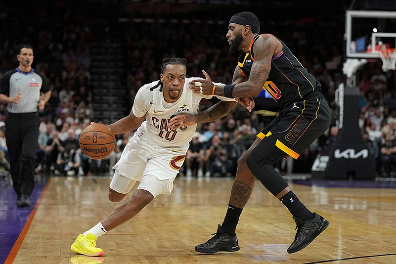 NBA Basketball Game: Cleveland Cavaliers vs Phoenix Suns