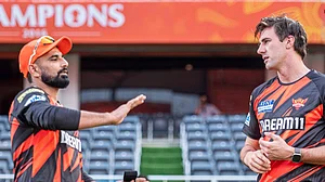 X | SunRisers Hyderabad : SunRisers Hyderabad