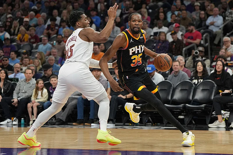 Basketball: Cleveland Cavaliers vs Phoenix Suns
