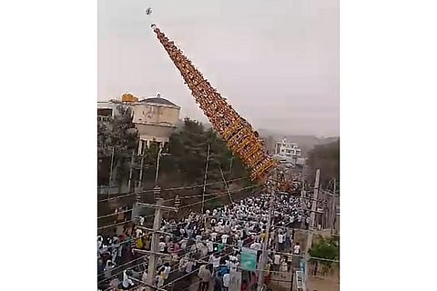 Doddanagamangala chariot topples