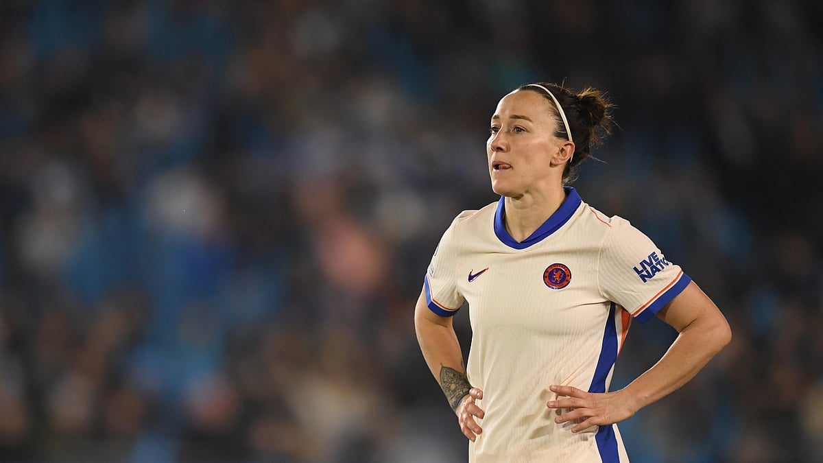 Lucy Bronze looks dejected after Chelsea's first-leg defeat
