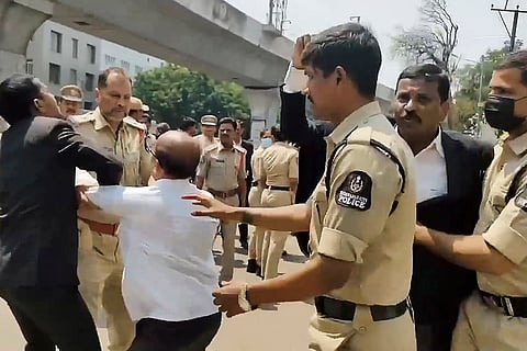 Protest against murder of lawyer in Hyderabad